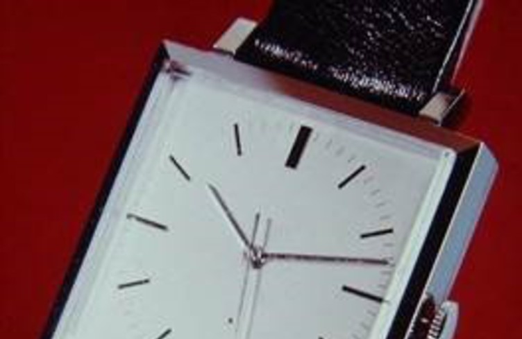 50 ans de la montre à quartz à 8h40 précise...
