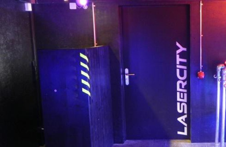 Vers 9h45 je vous emmène au Laser City à Bienne!