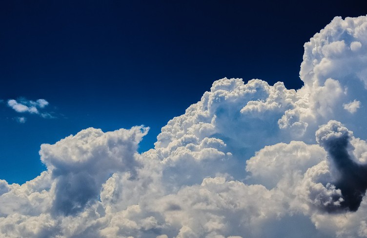 A 9h45, on observe les nuages pour la NASA !
