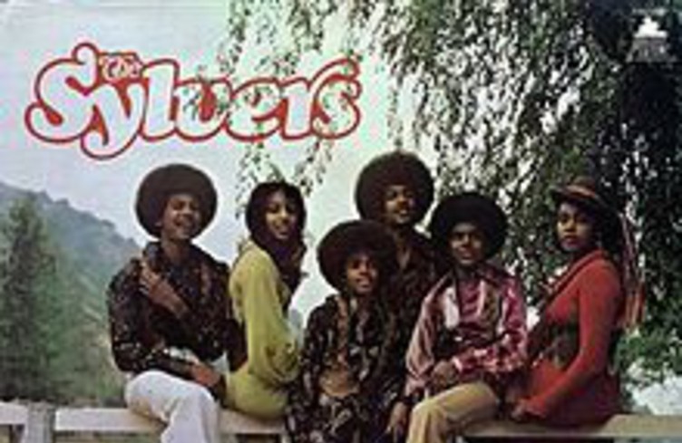 Sonar : retour en 1973 avec The Sylvers