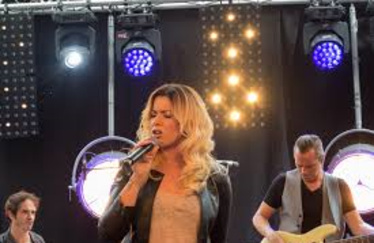 Chimène Badi fait son retour à 11h10