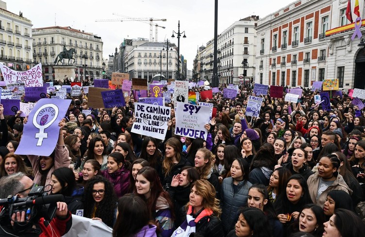 06h50 la grève des femmes se prépare