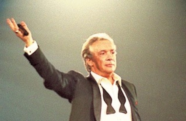 11h10, place à Michel Sardou