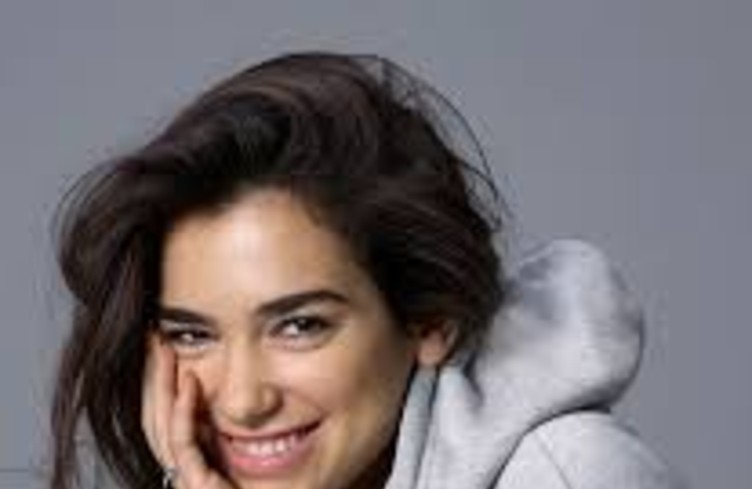 11h10 la nouveauté avec Dua Lipa