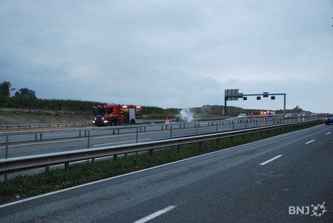Voiture en feu à Marin