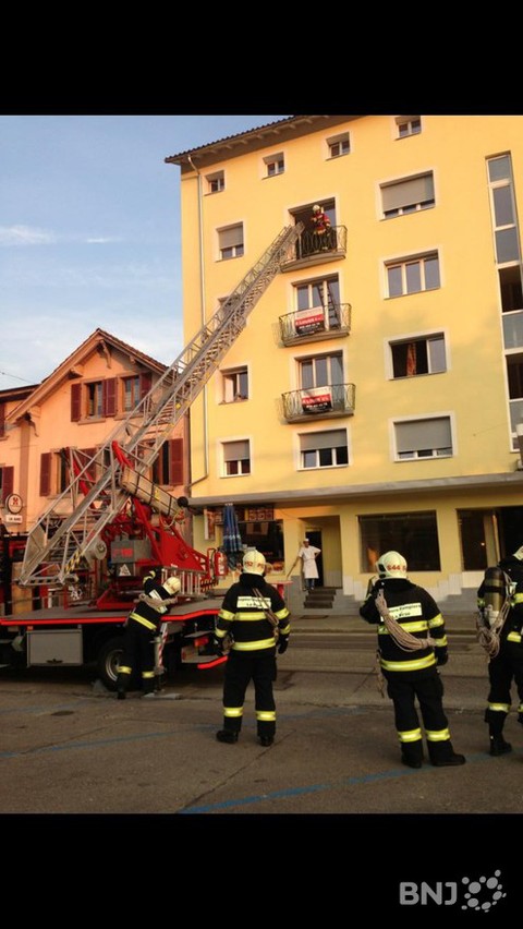 Le feu s'est déclaré dans l'immeuble qui se trouve en face de la gare de Reconvilier.