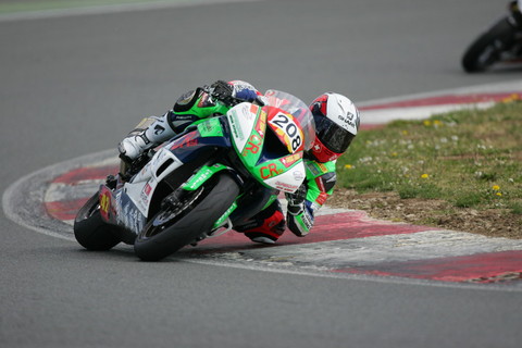 Stéphane Frossard au guidon de sa Kawasaki (photo : www.stef-frossard.ch)