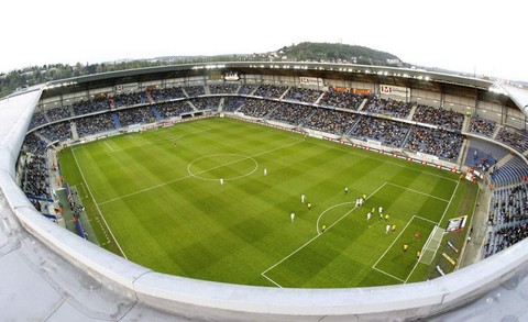 Le Stade Auguste Bonal pourrait bien accueillir des matches de Ligue 1 la saison prochaine (photo : www.fcsochaux.fr)