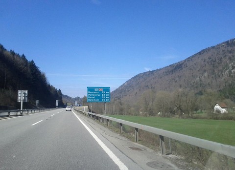 La ville de Moutier n'est pas indiquée sur les panneaux de signalisation (photo: Patrizio Robbiani).