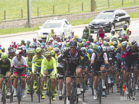 Le peloton du Tour de Romandie 2015