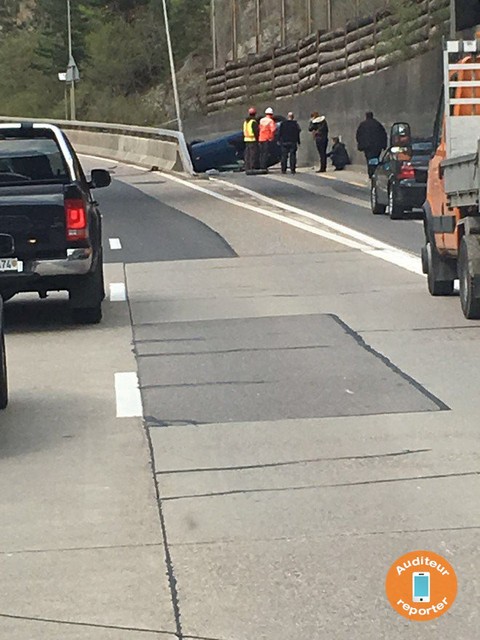 La voiture s'est retournée (photo: auditeur reporter)
