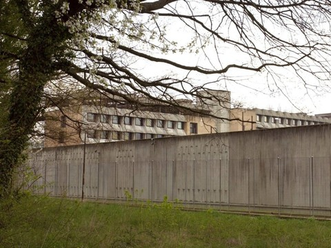 La situation se détend quelque peu dans les prisons suisses
