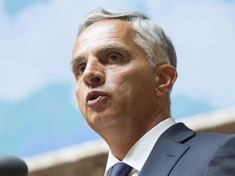Burkhalter salue Shimon Peres, aussi simple qu'impressionnant