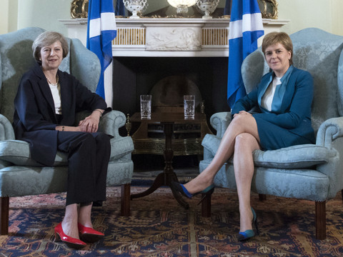 Theresa May exclut un veto écossais sur les négociations du Brexit