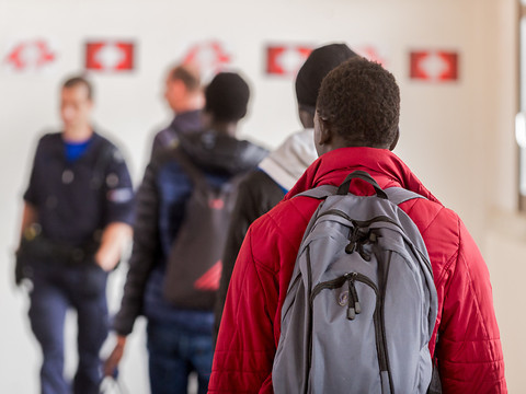 La Suisse accueille les 30 premiers migrants venant de Grèce