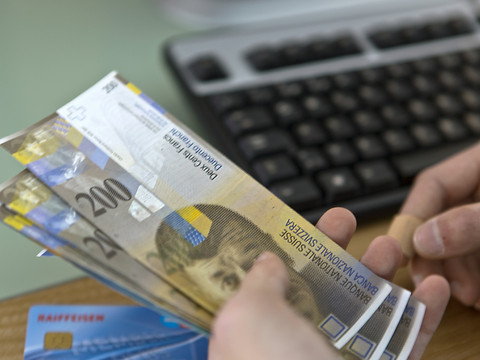 Les employés de banque veulent 1,5% de hausse et deux jours de plus
