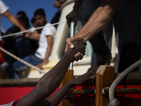 Les gardes-côtes ont ramené plus de 1800 migrants à terre
