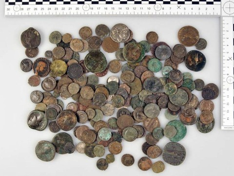 Un Suisse de 31 ans jugé pour recel d'antiquités à Muttenz (BL)