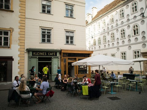 Les touristes affluent vers l'Allemagne et l'Autriche