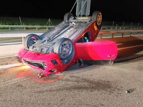 Ils s'endorment au volant sur l'A13 et provoquent deux collisions