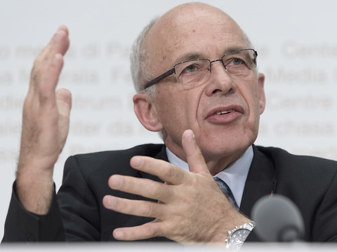 La Suisse favorable à des réformes financières, dit Ueli Maurer