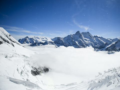 Les premiers flocons sont tombés dans la nuit en Suisse