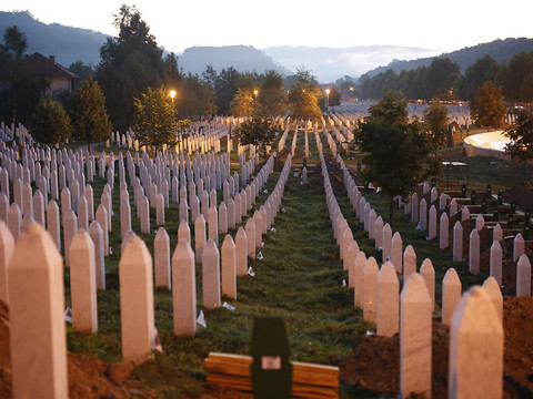 Le Serbe Mladen Grujicic élu maire de Srebrenica