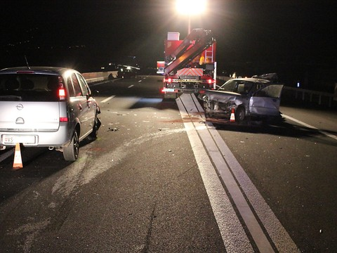 Grosse collision sur l'autoroute A9 en Valais: un mort
