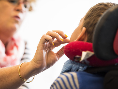 Le Conseil fédéral soutient un coup de pouce aux parents