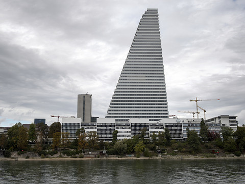 Les revenus de Roche poursuivent leur croissance après neuf mois