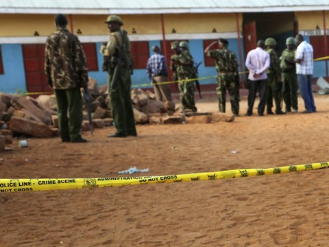 Douze morts dans une attaque à l'explosif au Kenya