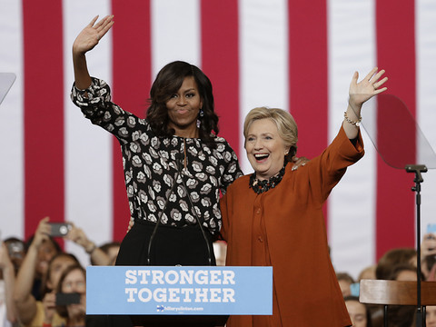 Michelle Obama et Hillary Clinton célèbrent l'union sacrée
