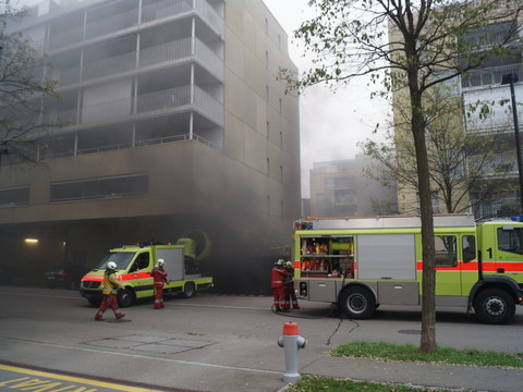 Une septantaine de voitures endommagées par un incendie