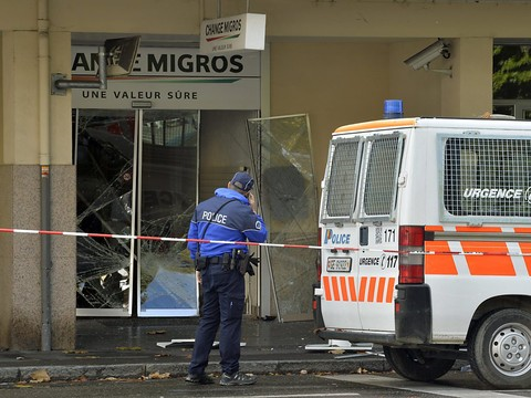 Le violent braquage de Thônex (GE) en 2010 jugé à Lyon