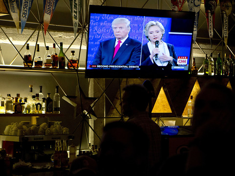 Trump et Clinton sillonnent la Floride pour un sprint final