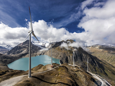 Les fournisseurs d'électricité sur le chemin du renouvelable