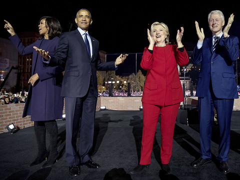 Clinton et Trump finissent comme ils avaient commencé, à l'opposé