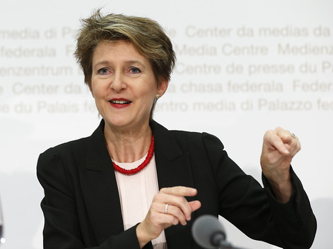 Le Conseil fédéral rejette l'initiative sur les juges étrangers