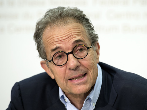 Consternation et inquiétude à gauche, incertitude à droite