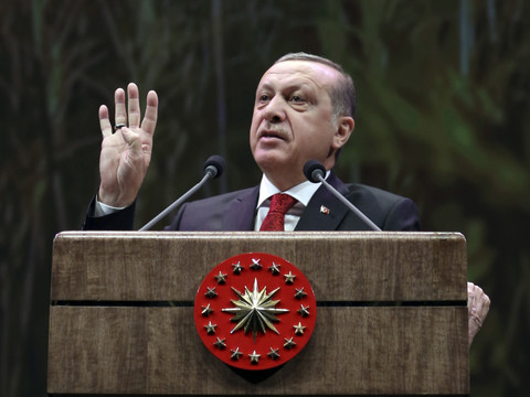 Erdogan envisage un référendum sur l'adhésion à l'UE l'an prochain