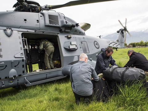Les hélicoptères évacuent les touristes en Nouvelle-Zélande