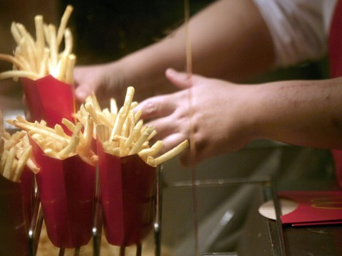 L'excès de junk food perturbe la maturation du cerveau des ados