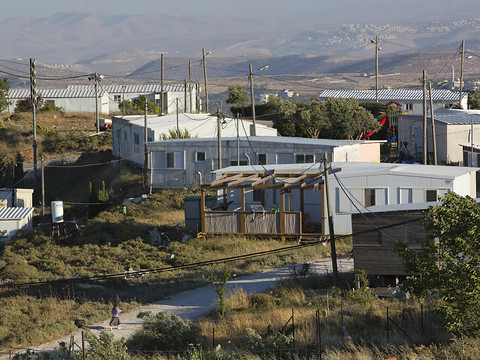 Israël: premier vote d'une loi légalisant des maisons de colons
