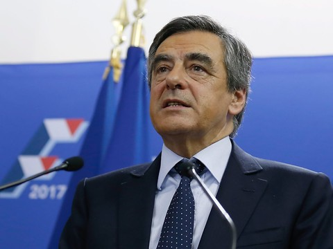 Ralliements à Fillon, les pro-Juppé résistent