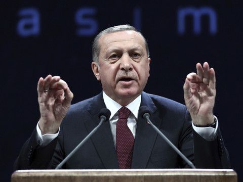 Erdogan dénonce le possible gel de l'adhésion turque à l'UE