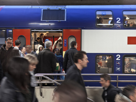 Un train bloque la ligne entre Genève et Lausanne