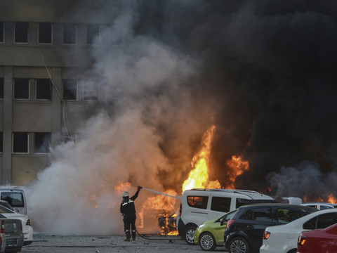 Un attentat à la voiture piégée fait 2 morts à Adana