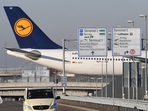 Grève chez Lufthansa: plus de 800 vols annulés mardi