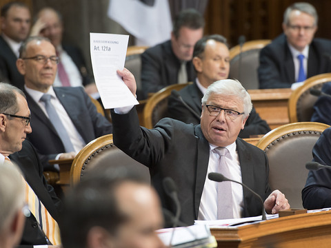 Le Conseil des Etats fait durer le suspense jusqu'à jeudi