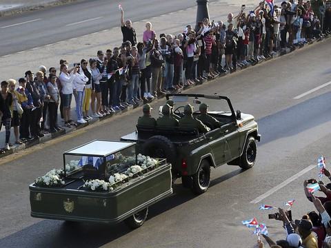 Le cortège funèbre de Fidel Castro entame son voyage à travers Cuba